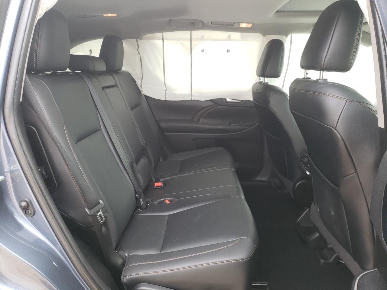 Photo 6 from auction – 2019 TOYOTA HIGHLANDER with VIN 5TDJZRFH4KS728125