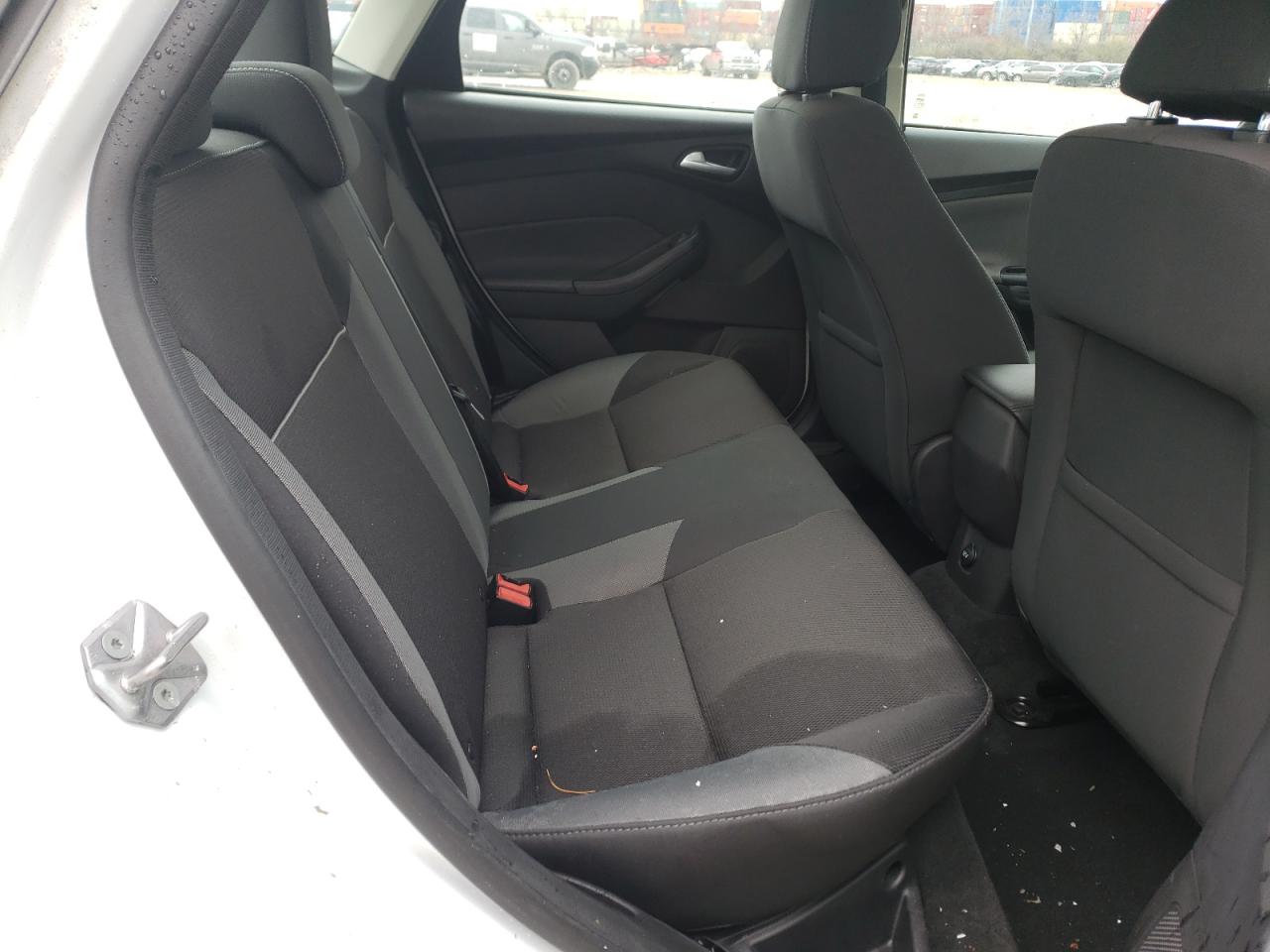 Photo 6 from auction – 2014 FORD FOCUS SE with VIN 1FADP3F23EL122760