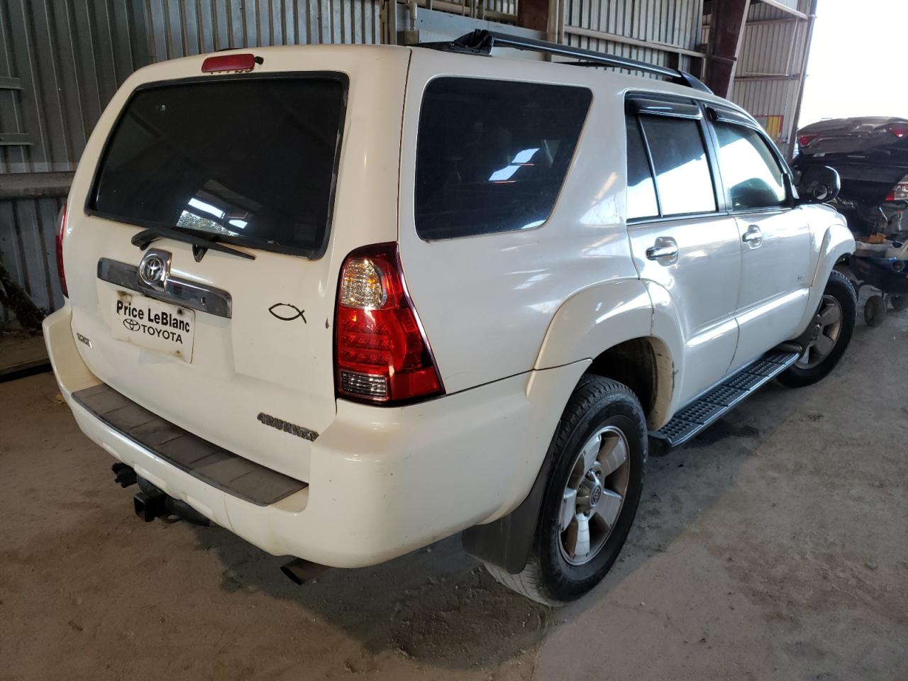 Photo 4 from auction – 2006 TOYOTA 4RUNNER SR with VIN JTEZU14RX68063834
