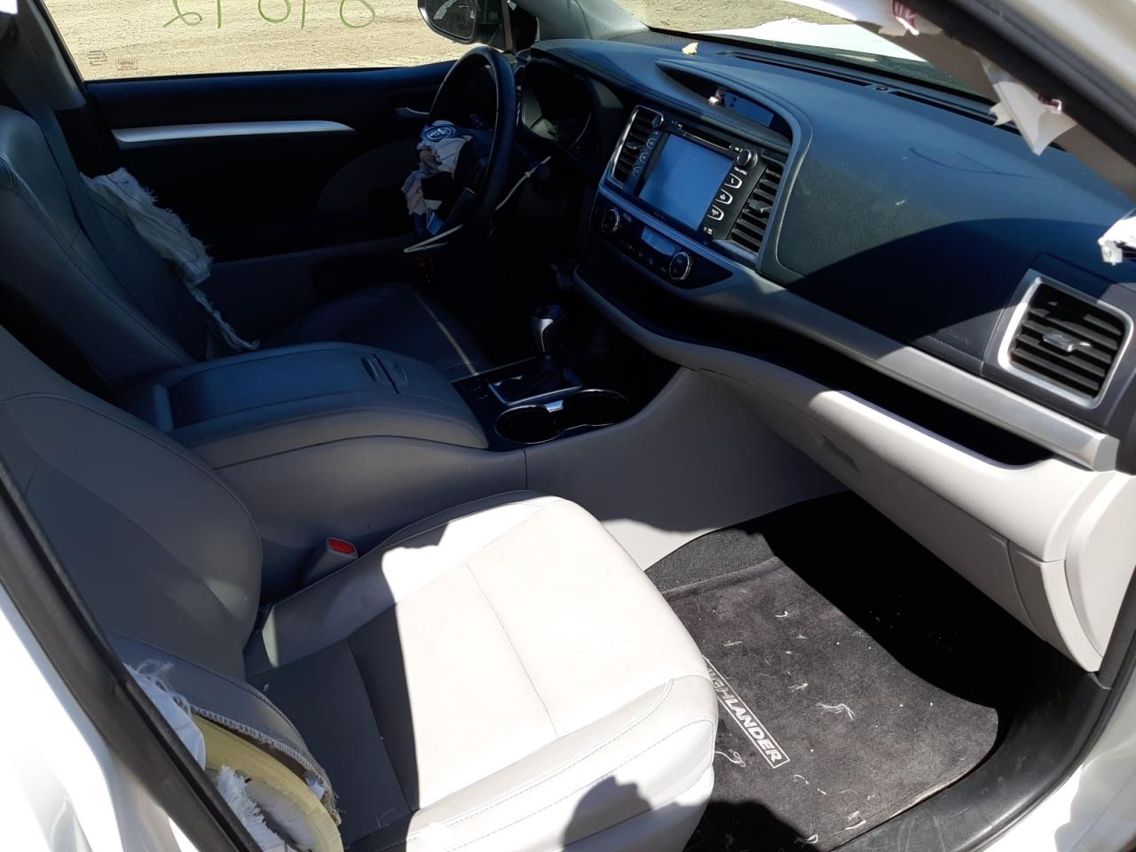 Photo 5 from auction – 2015 TOYOTA HIGHLANDER with VIN 5TDJKRFH2FS183925
