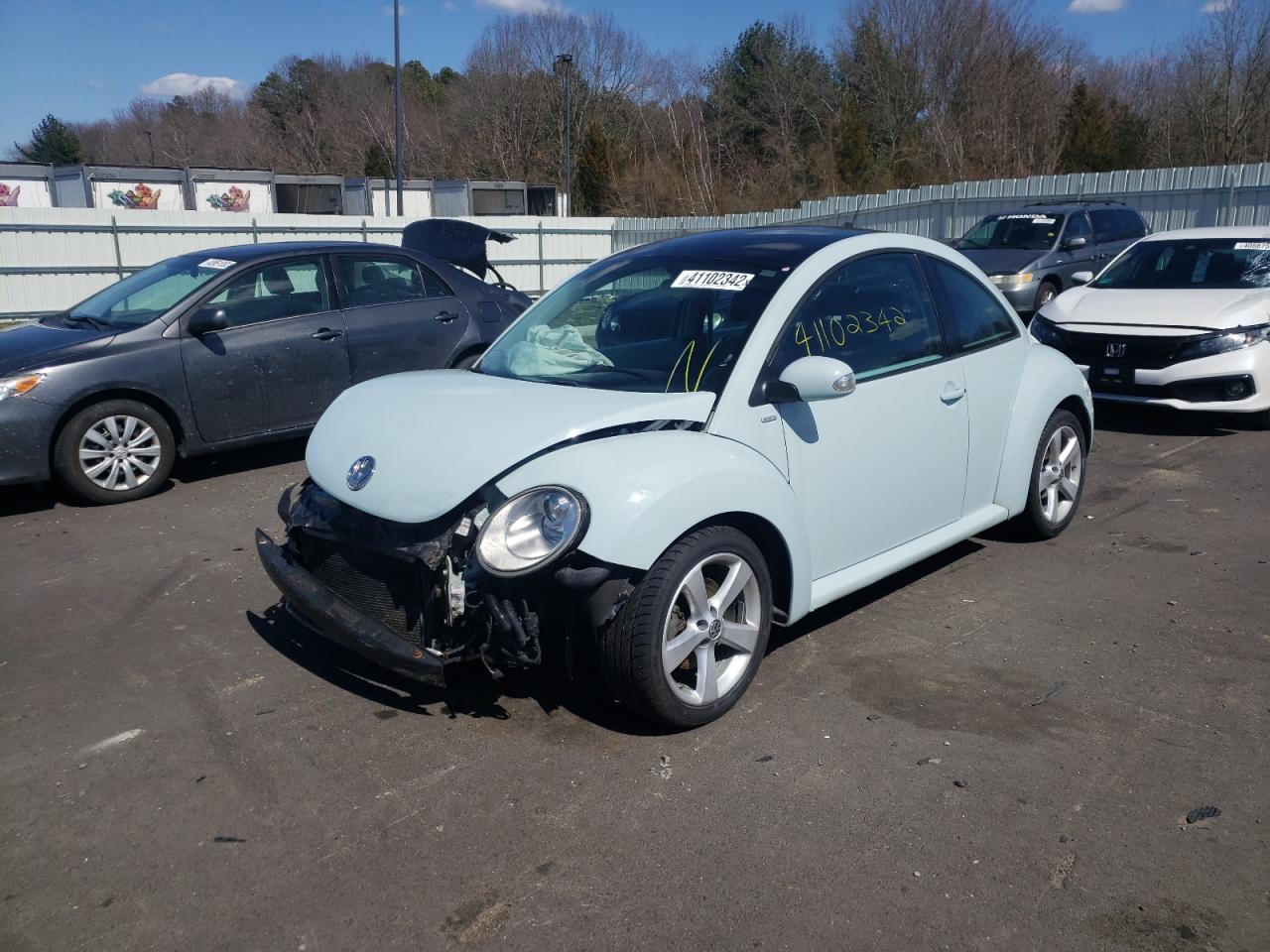 Photo 2 from auction – 2010 VOLKSWAGEN NEW BEETLE with VIN 3VWPG3AG1AM036556
