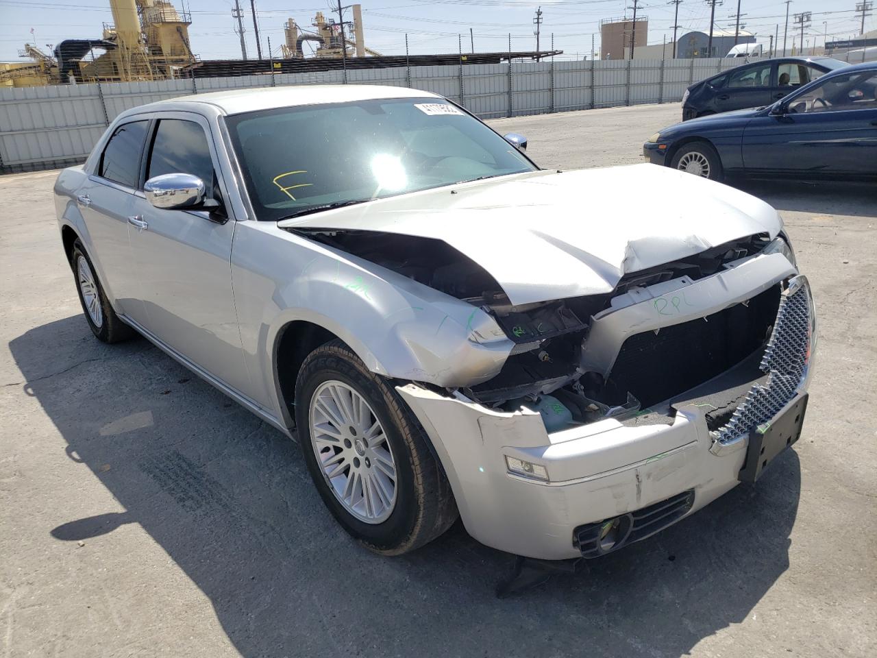 CHRYSLER 300 TOURIN 2010 z numerem VIN 2C3CA4CD7AH329697 - Zdjęcie z aukcji