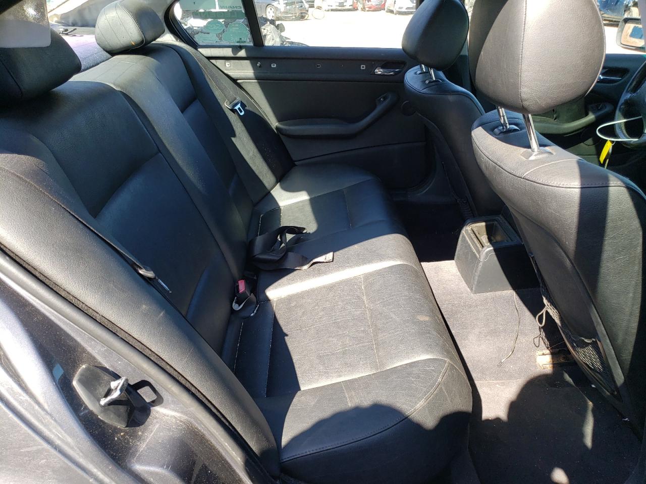 Photo 6 from auction – 2002 BMW 325 XI with VIN WBAEU33402PF56488