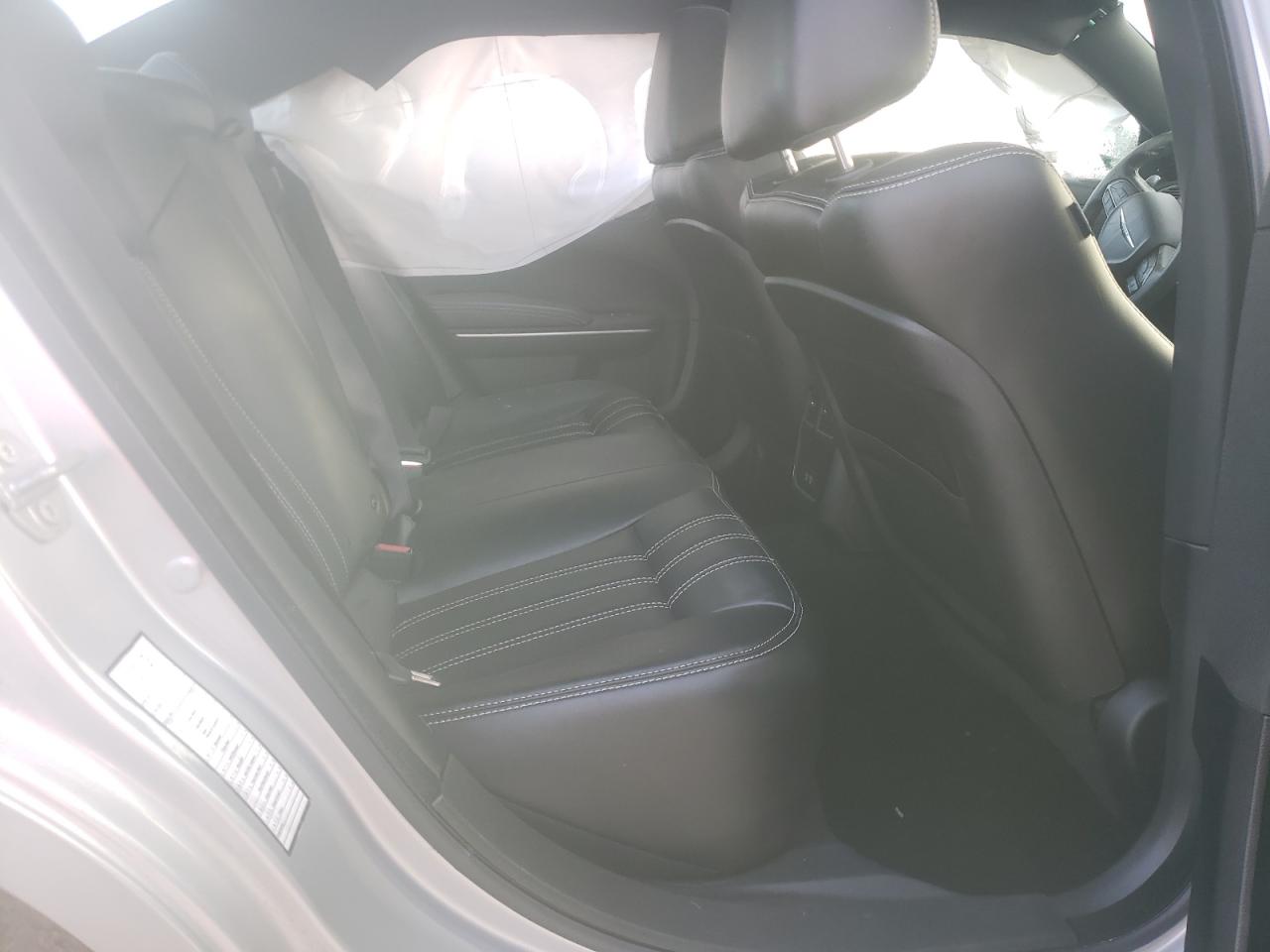 Photo 6 from auction – 2021 CHRYSLER 300 S with VIN 2C3CCABG1MH537213