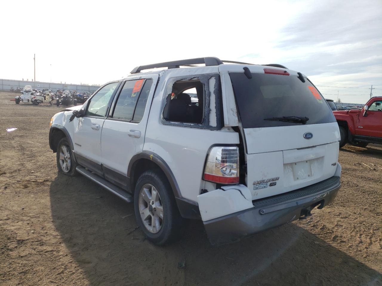 Photo 3 from auction – 2005 FORD EXPLORER X with VIN 1FMDU73E85UA42384