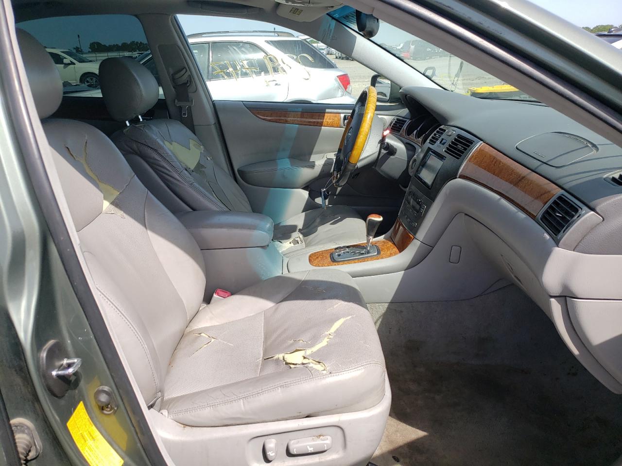Photo 5 from auction – 2005 LEXUS ES 330 with VIN JTHBA30GX55134060