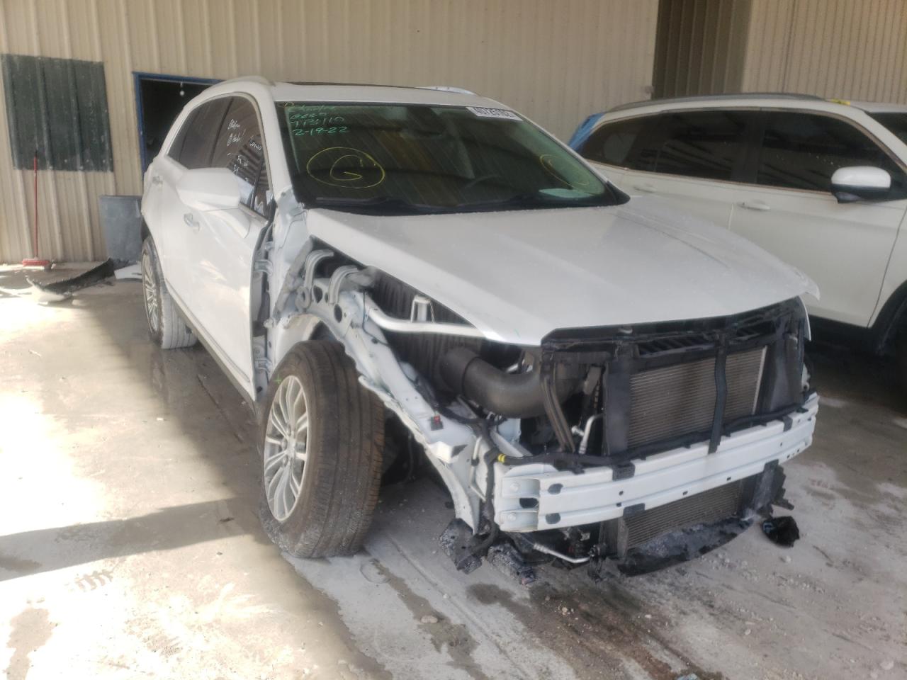 CADILLAC XT5 LUXURY 2017 with VIN 1GYKNBRS8HZ136033 - Photo from auction