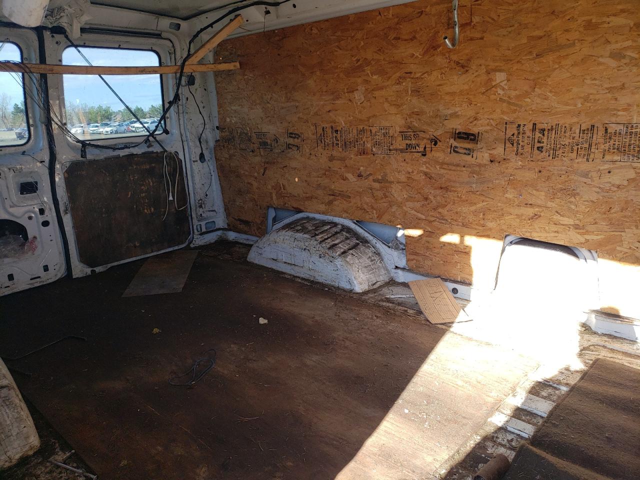 Photo 6 from auction – 2000 FORD ECONOLINE with VIN 1FTRE1423YHB09981