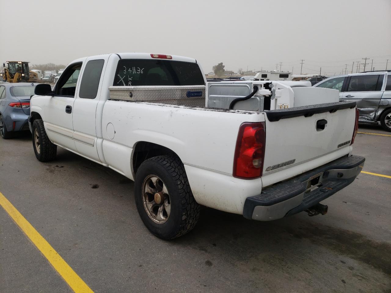 Photo 3 from auction – 2003 CHEVROLET SILVERADO with VIN 1GCEK19T43E341136