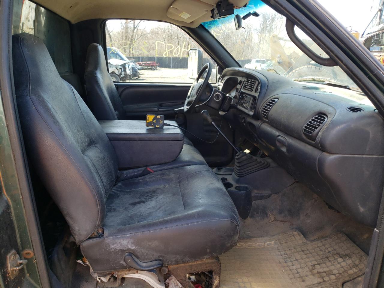 Photo 5 from auction – 2001 DODGE RAM 3500 with VIN 3B6MF36731M521237