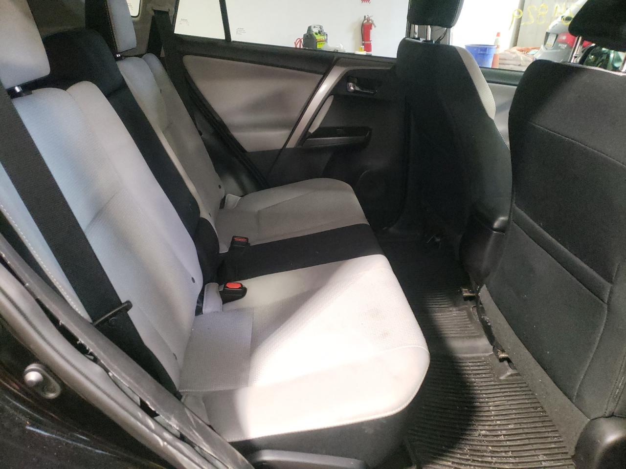 Photo 6 from auction – 2018 TOYOTA RAV4 ADVEN with VIN 2T3RFREV6JW780615