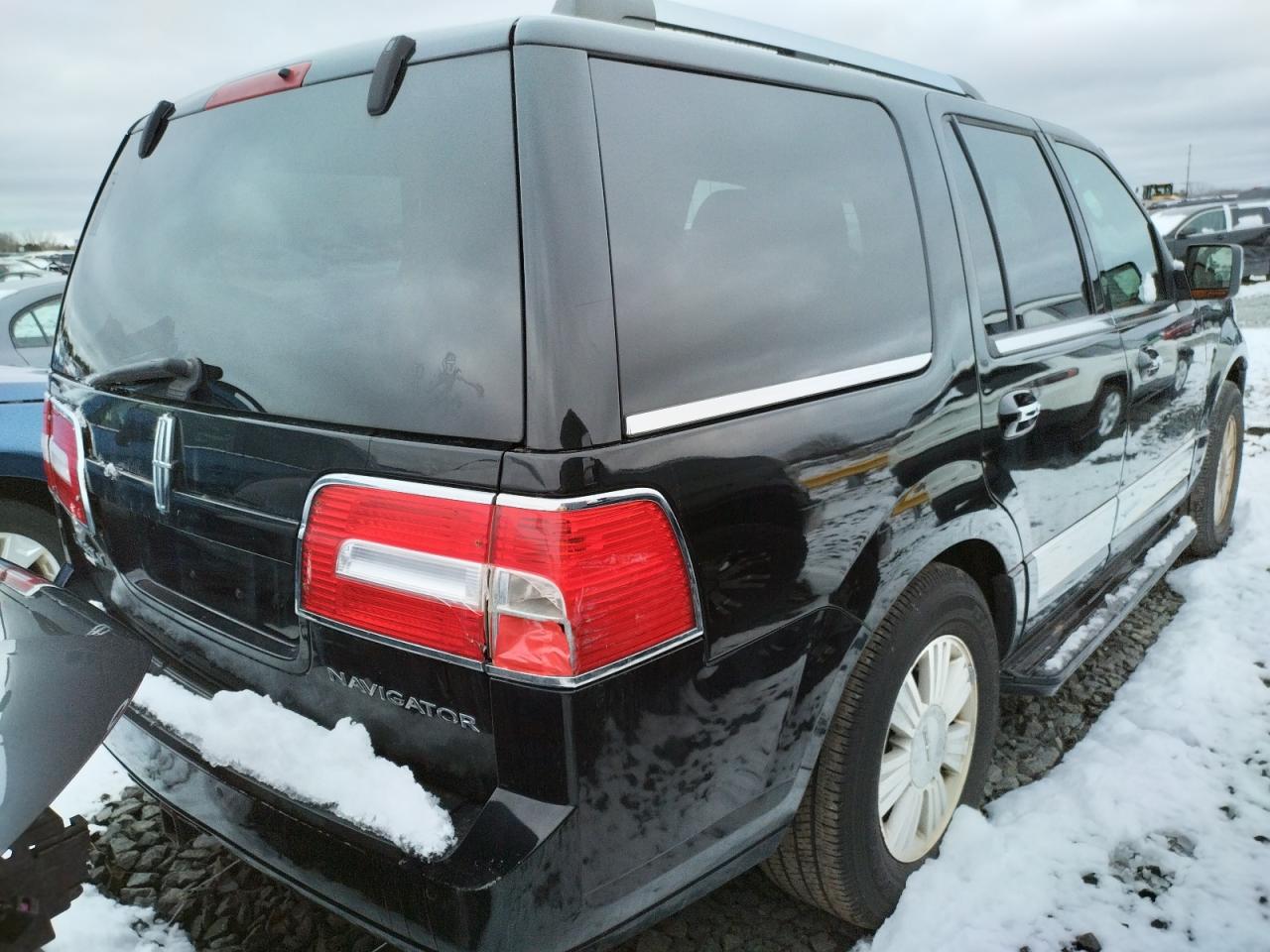 Photo 4 from auction – 2009 LINCOLN NAVIGATOR with VIN 5LMFU28589LJ01463