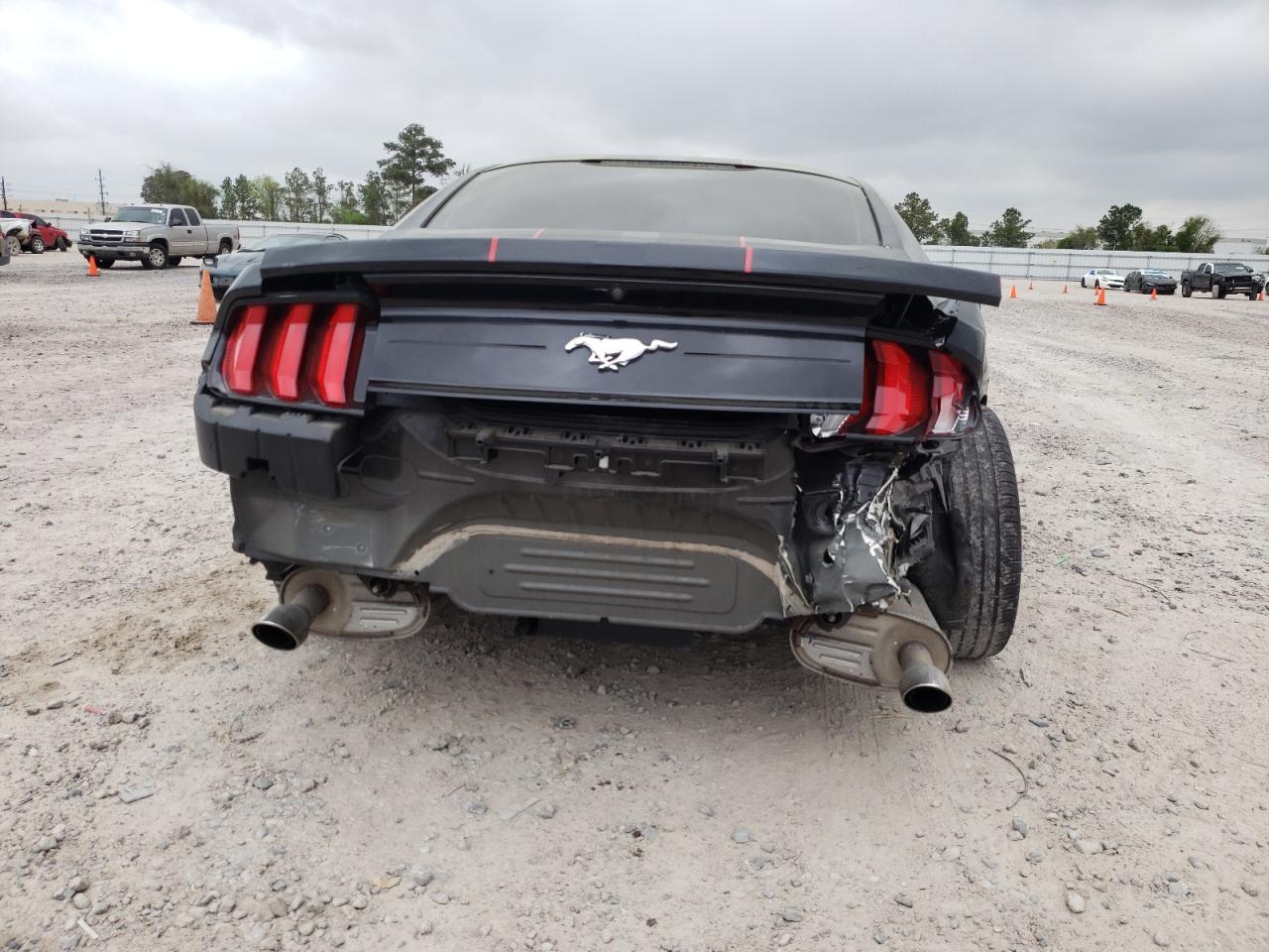 Photo 9 from auction – 2018 FORD MUSTANG with VIN 1FA6P8TH0J5126830