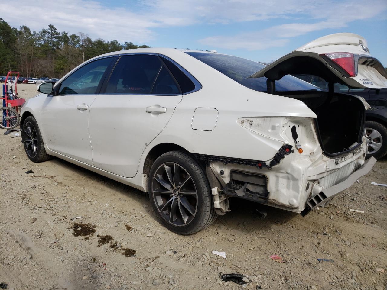 Photo 3 from auction – 2015 TOYOTA CAMRY LE with VIN 4T1BF1FK5FU487490