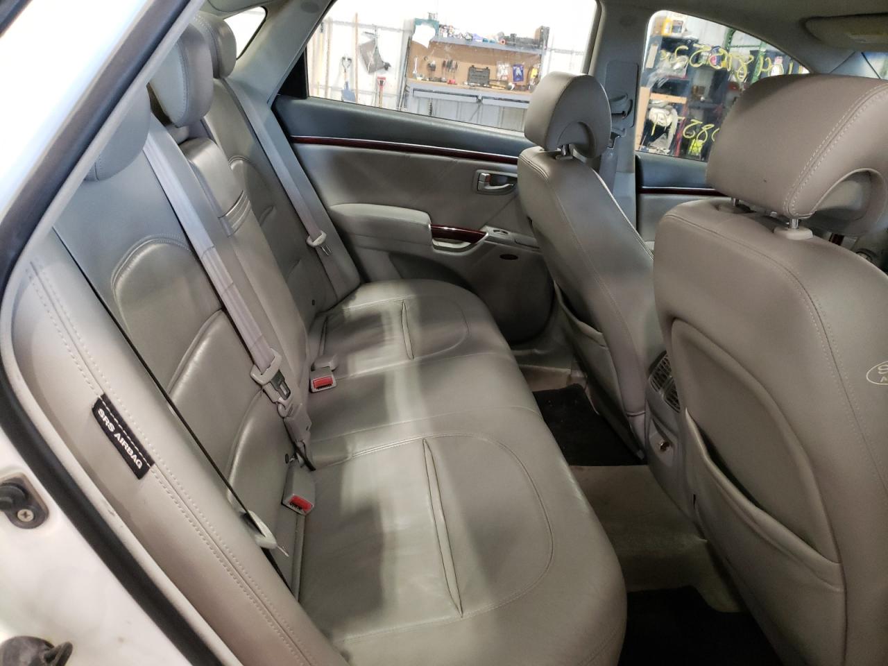 Photo 6 from auction – 2006 HYUNDAI AZERA SE with VIN KMHFC46F46A100394