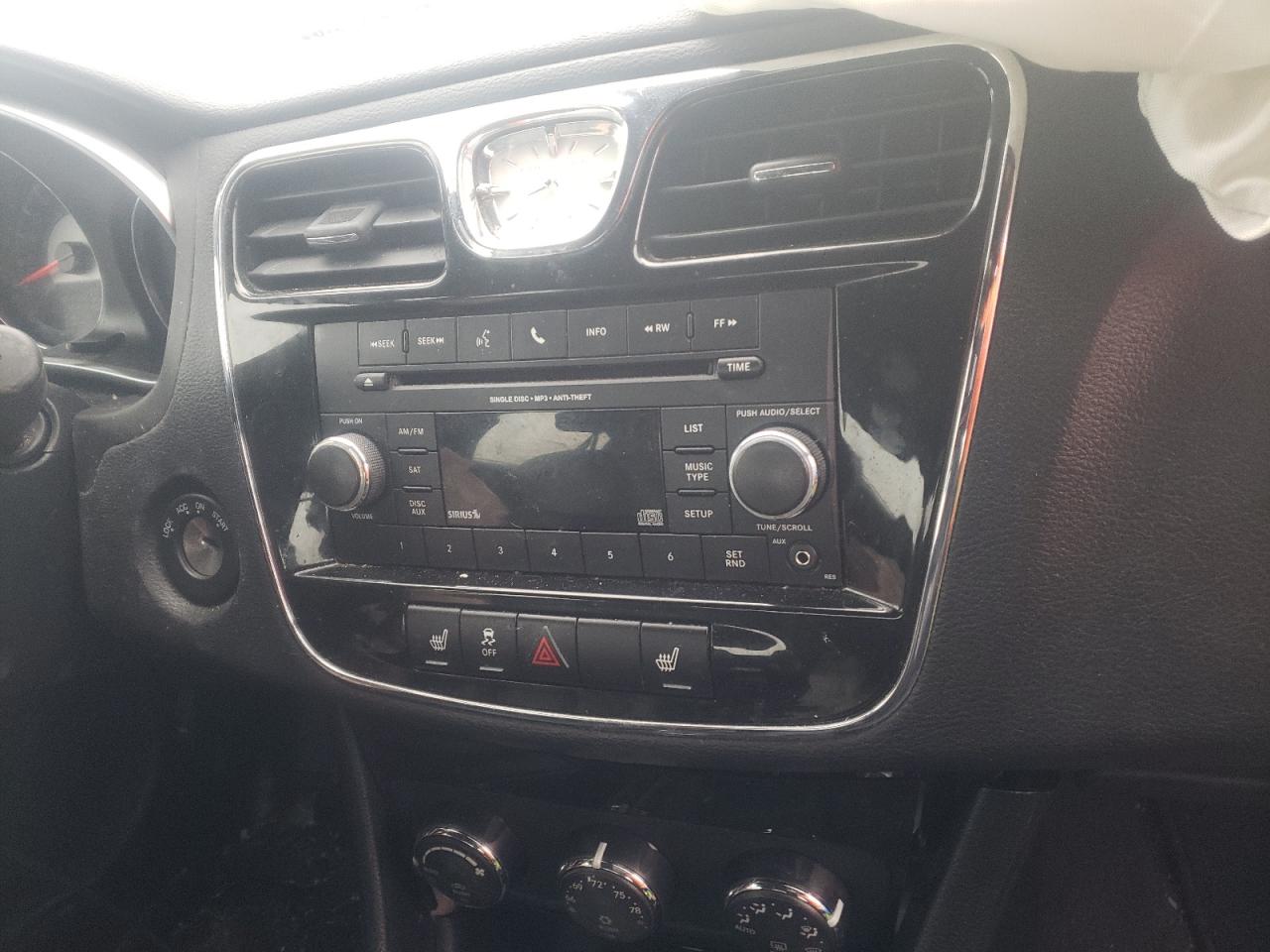 Photo 9 from auction – 2013 CHRYSLER 200 LIMITE with VIN 1C3CCBCG7DN524171
