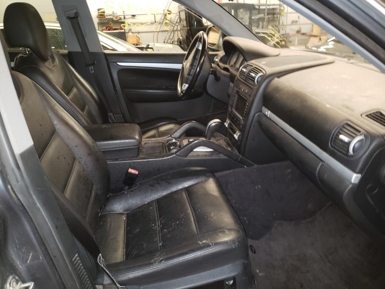 Photo 5 from auction – 2006 PORSCHE CAYENNE with VIN WP1AA29P66LA24645