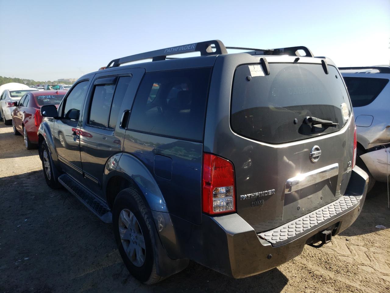 Photo 3 from auction – 2005 NISSAN PATHFINDER with VIN 5N1AR18W15C702841