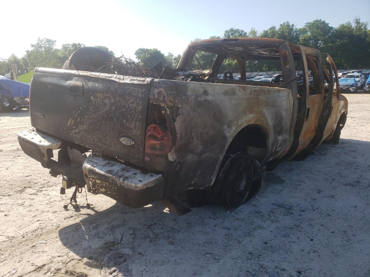 Photo 4 from auction – 2002 FORD F250 SUPER with VIN 1FTNW20FX2EA75508
