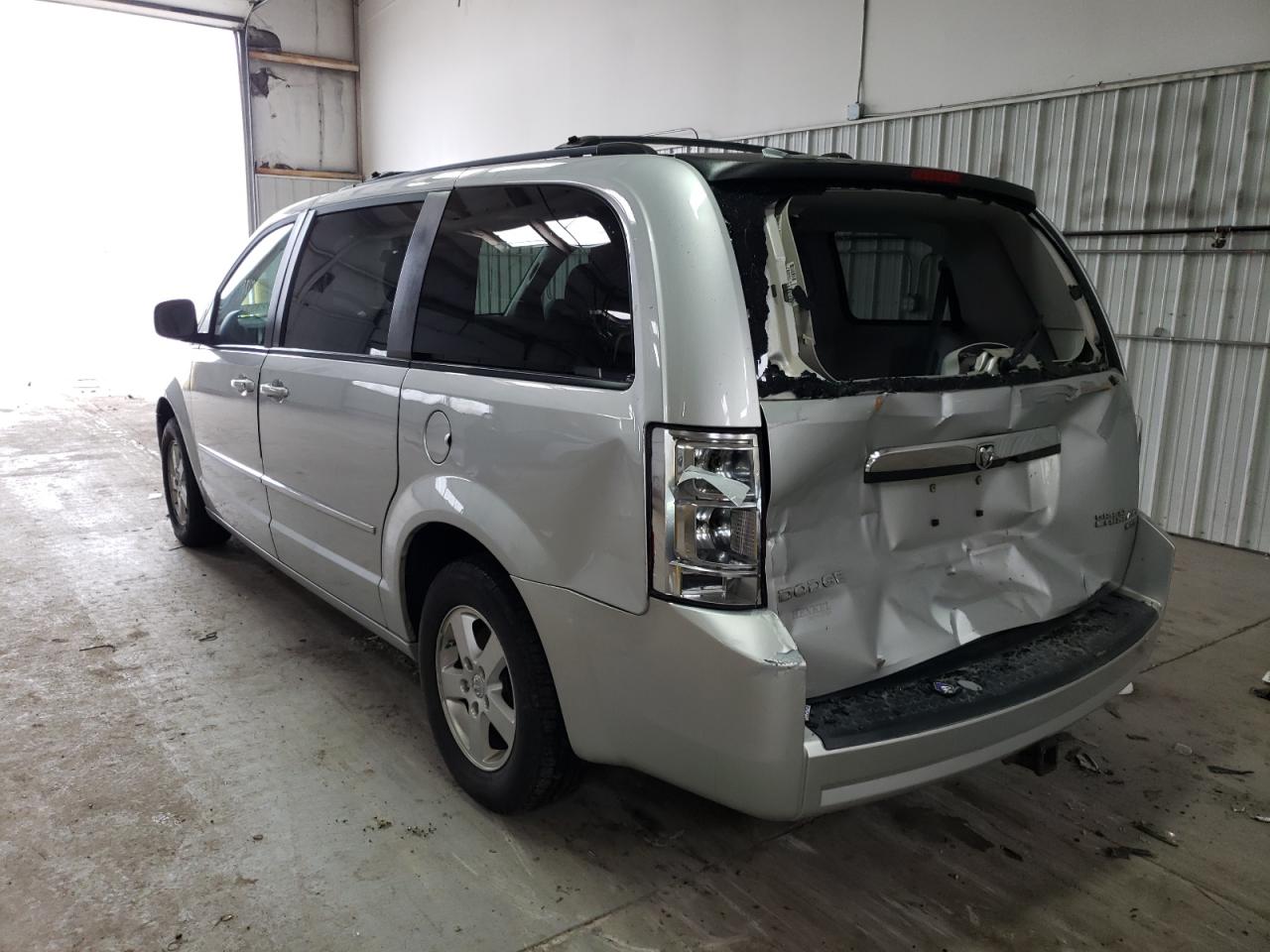 Photo 3 from auction – 2010 DODGE GRAND CARA with VIN 2D4RN5D15AR475582