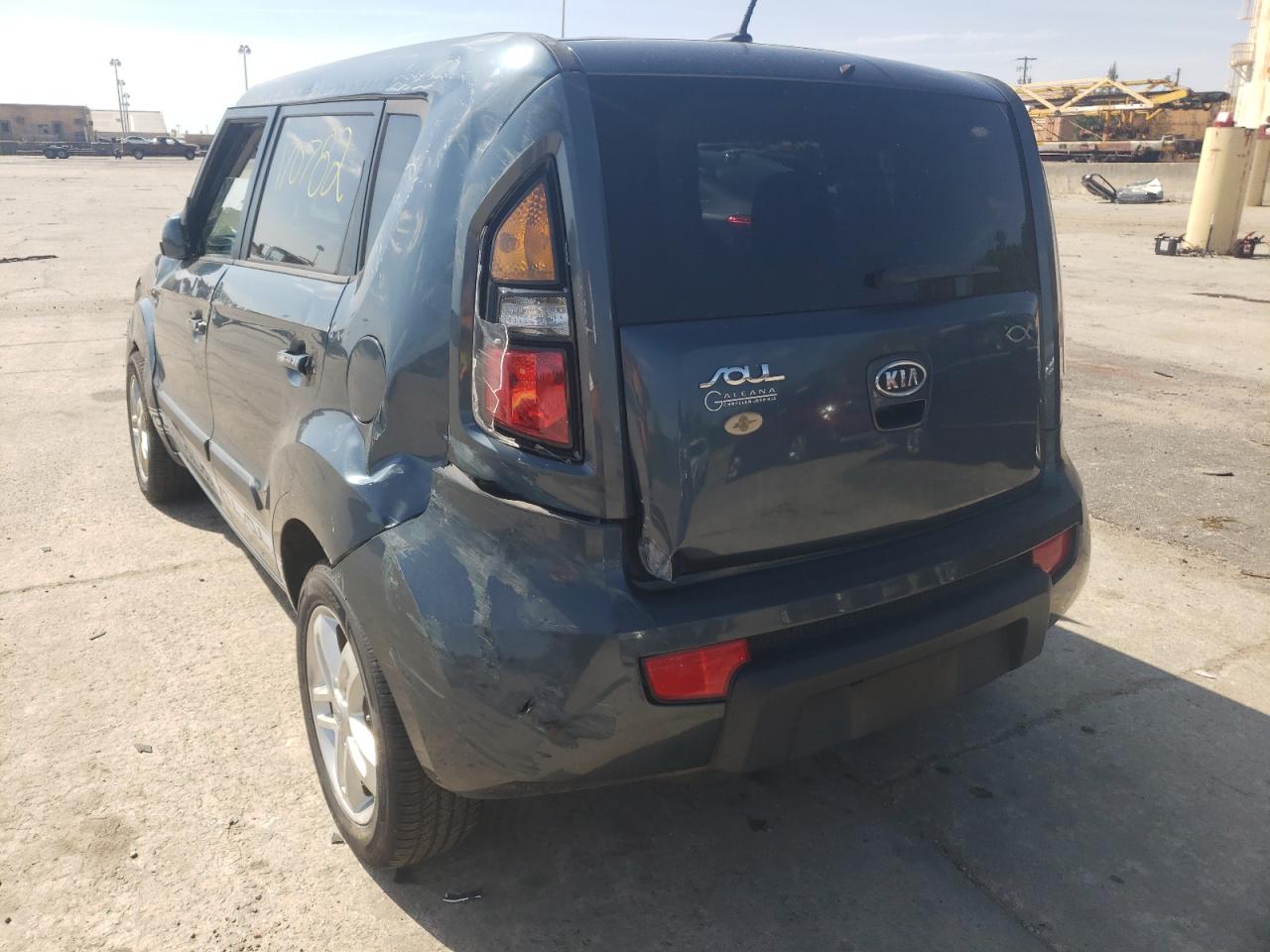 Photo 3 from auction – 2011 KIA SOUL + with VIN KNDJT2A21B7198945