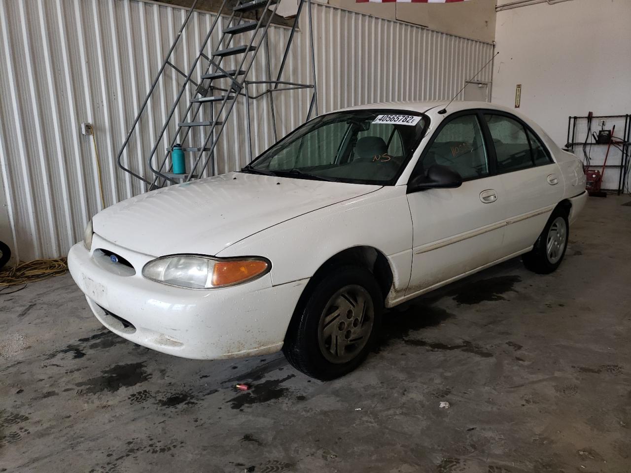 Photo 2 from auction – 1997 FORD ESCORT LX with VIN 1FALP13P7VW187674