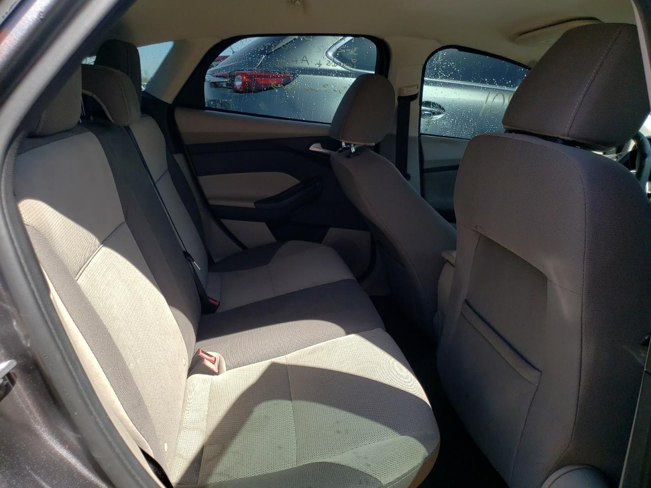 Photo 6 from auction – 2014 FORD FOCUS SE with VIN 1FADP3K20EL175583
