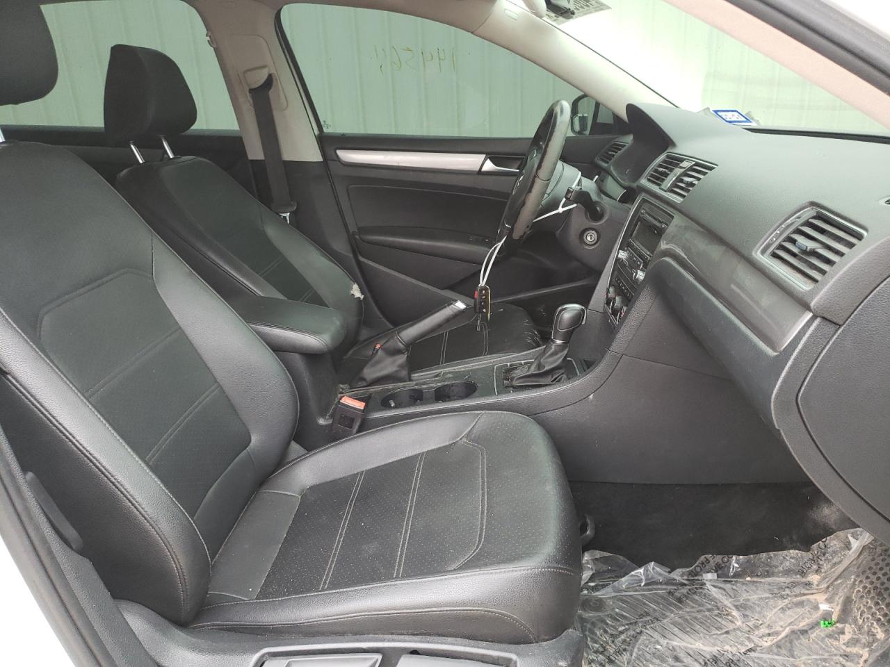 Photo 5 from auction – 2014 VOLKSWAGEN PASSAT S with VIN 1VWAS7A37EC119568