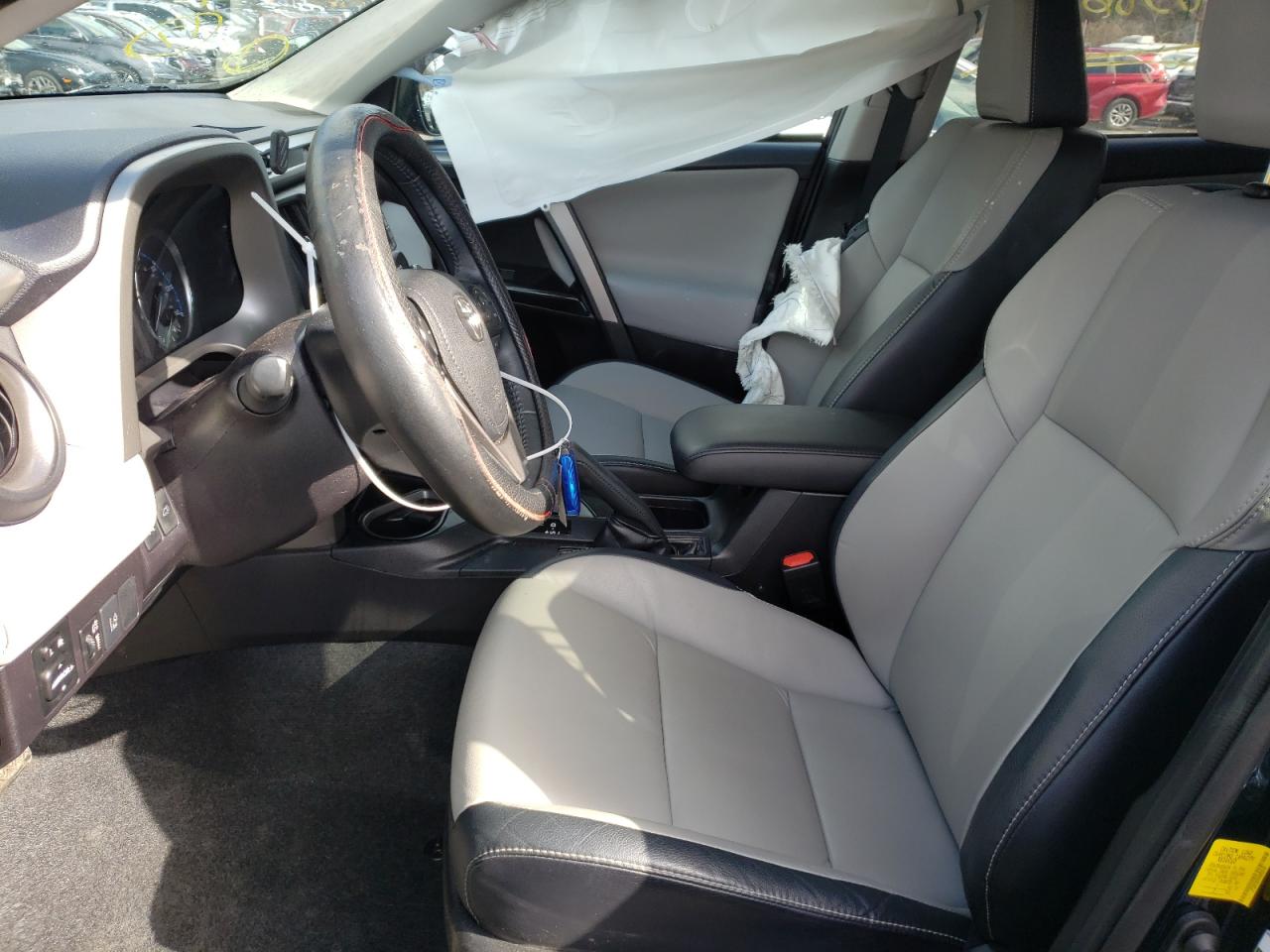 Zdjęcie 5 z aukcji – 2017 TOYOTA RAV4 LIMIT z VIN 2T3DFREV0HW569236