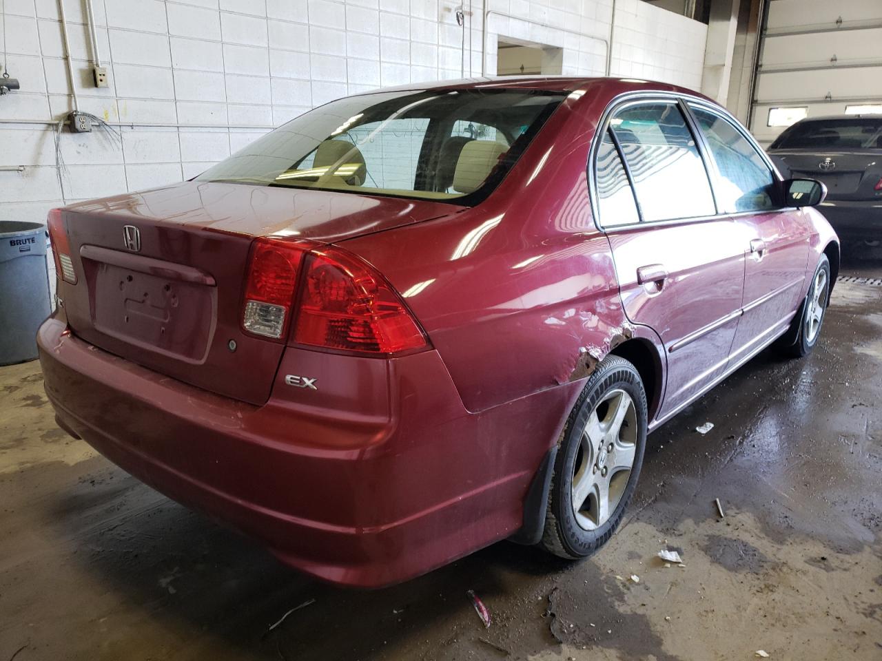 Photo 4 from auction – 2005 HONDA CIVIC EX with VIN 2HGES267X5H514068