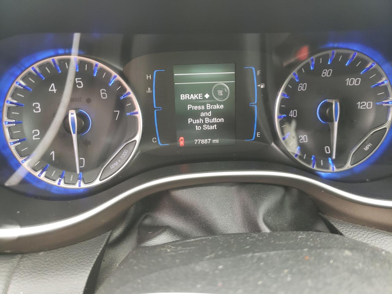 Photo 8 from auction – 2017 CHRYSLER PACIFICA T with VIN 2C4RC1DG0HR585322