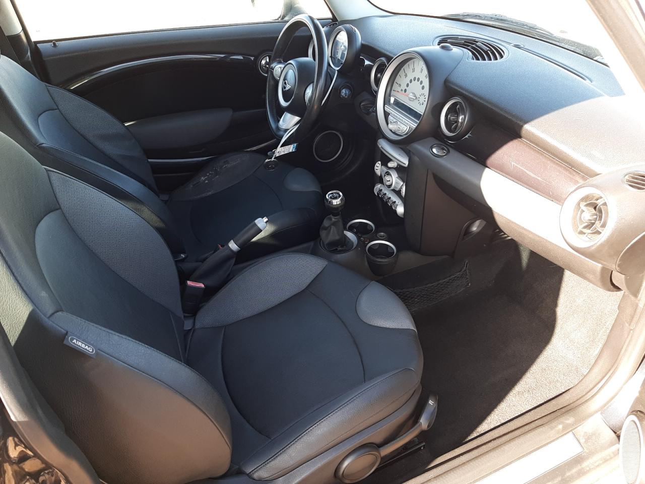 Photo 5 from auction – 2008 MINI COOPER S with VIN WMWMF73598TT92497