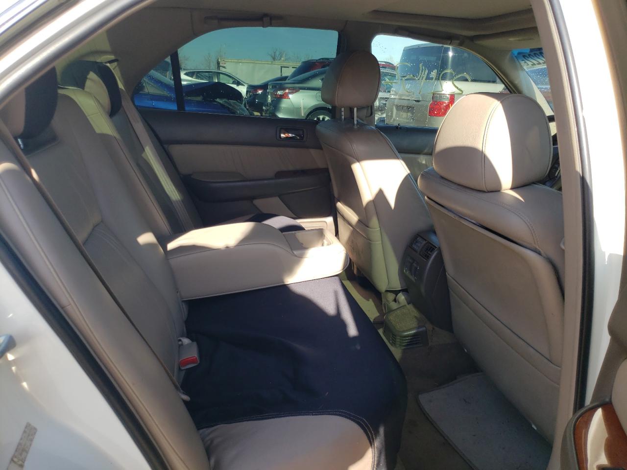 Photo 6 from auction – 2004 ACURA 3.5RL with VIN JH4KA96614C007550