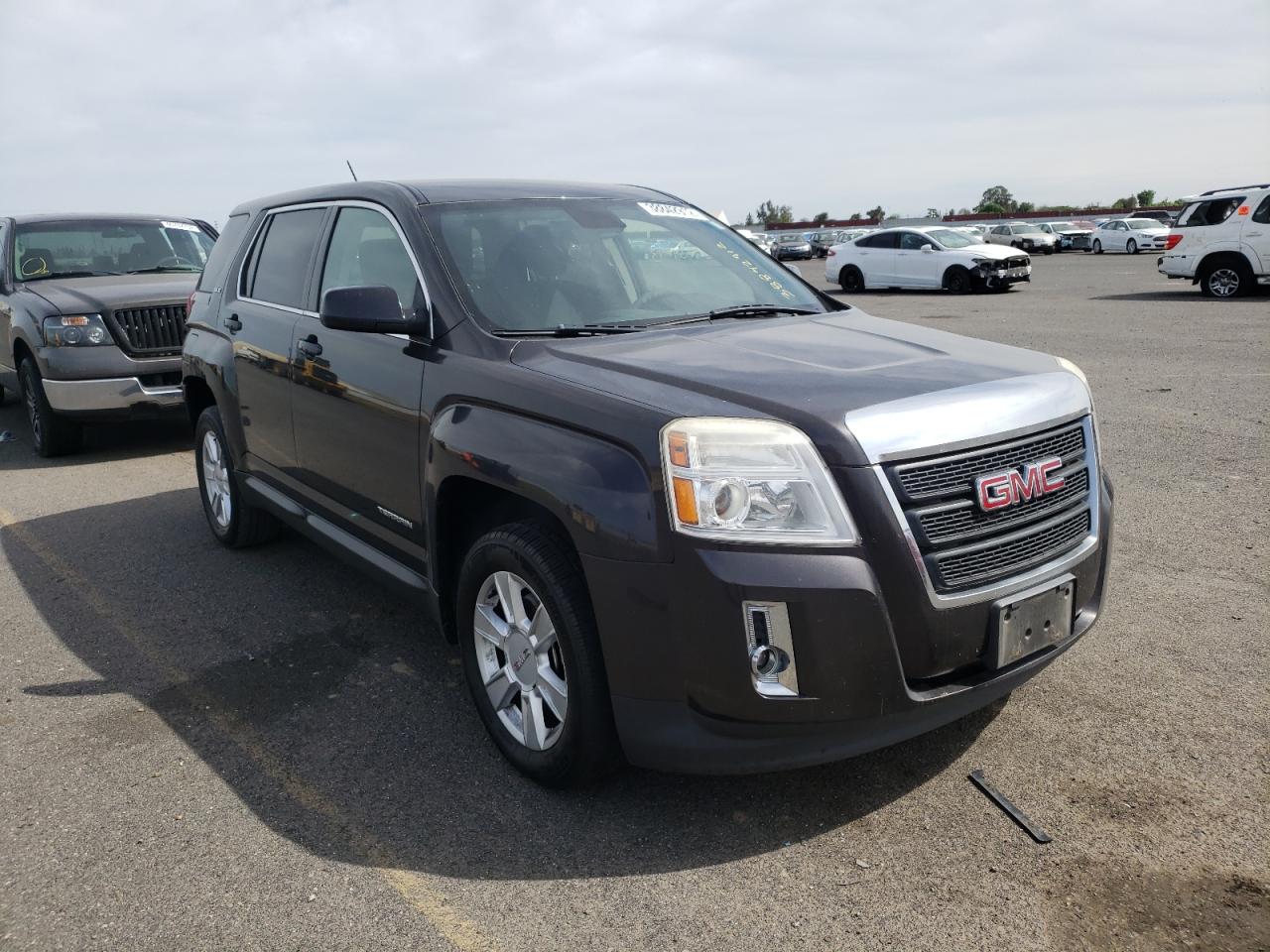 GMC TERRAIN SL 2013 with VIN 2GKALMEK2D6306342 - Photo from auction
