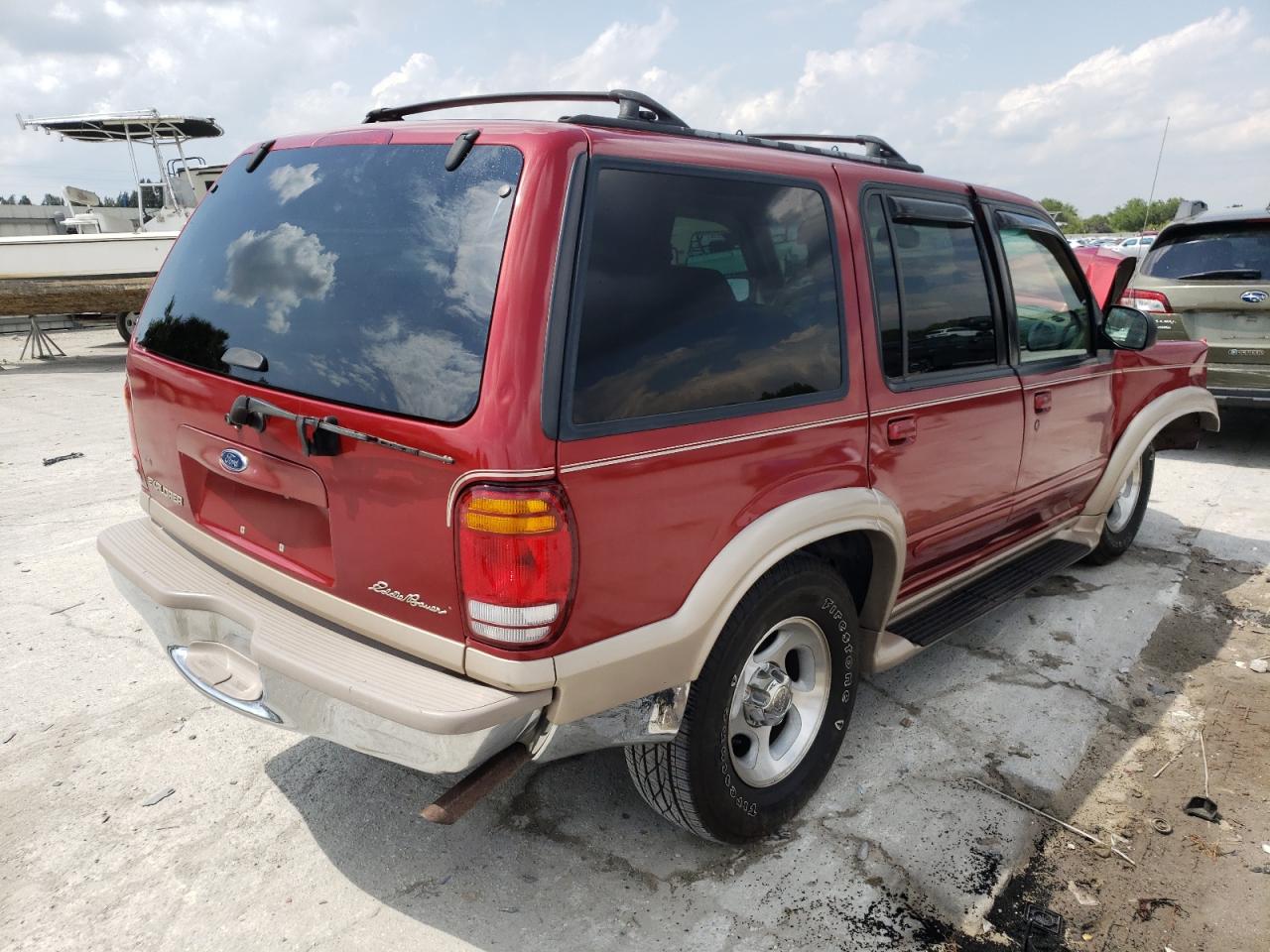 Photo 4 from auction – 2000 FORD EXPLORER E with VIN 1FMZU64E6YZA65619