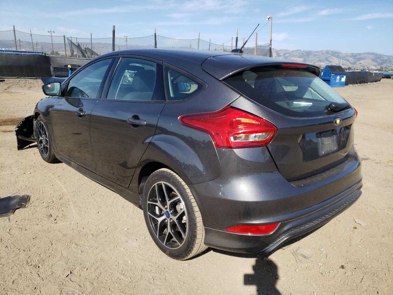 Photo 3 from auction – 2016 FORD FOCUS SE with VIN 1FADP3K2XGL406055