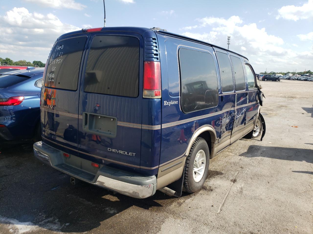 Photo 4 from auction – 2000 CHEVROLET EXPRESS G1 with VIN 1GBFG15R0Y1271203