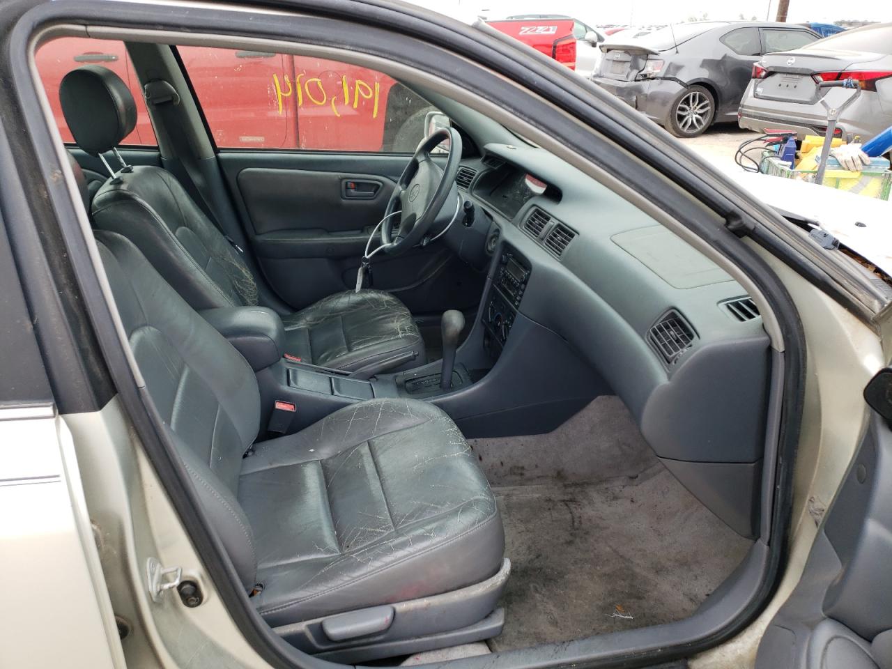 Photo 5 from auction – 2001 TOYOTA CAMRY CE with VIN JT2BF22K010326697