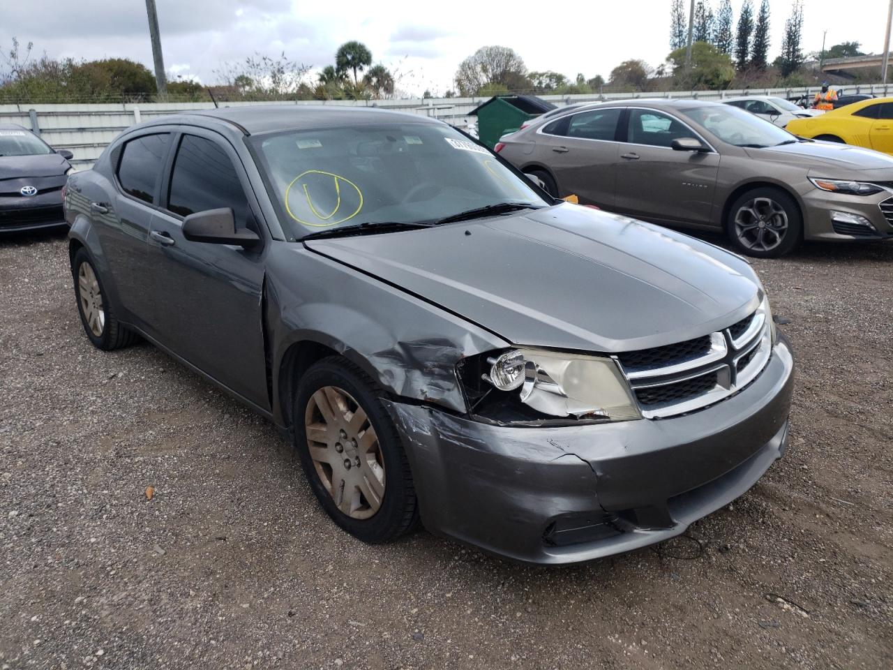 DODGE AVENGER SE 2013 مع رقم تعريف المركبة 1C3CDZABXDN627078 - صورة من المزاد