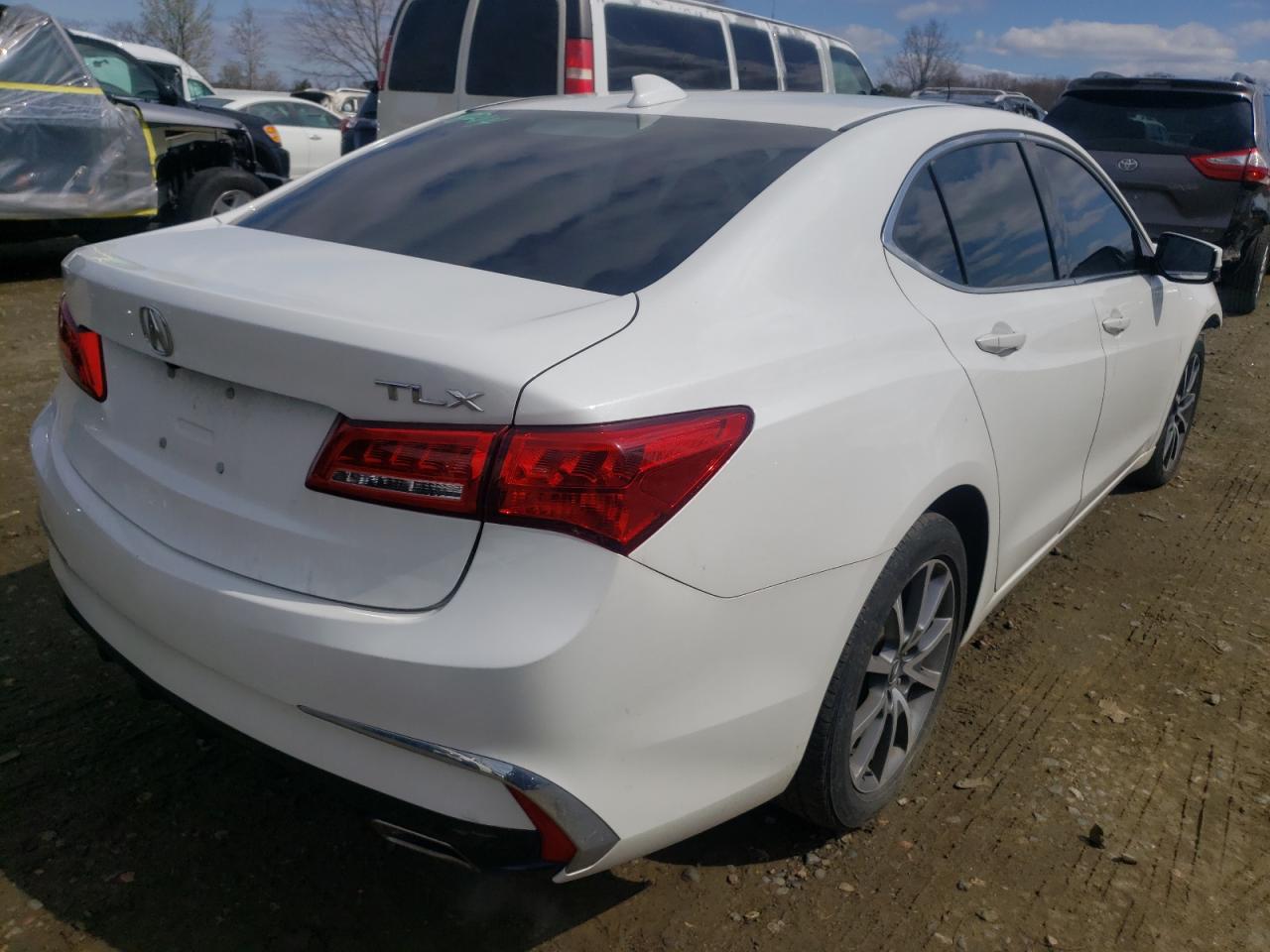Photo 4 from auction – 2018 ACURA TLX with VIN 19UUB2F32JA004167