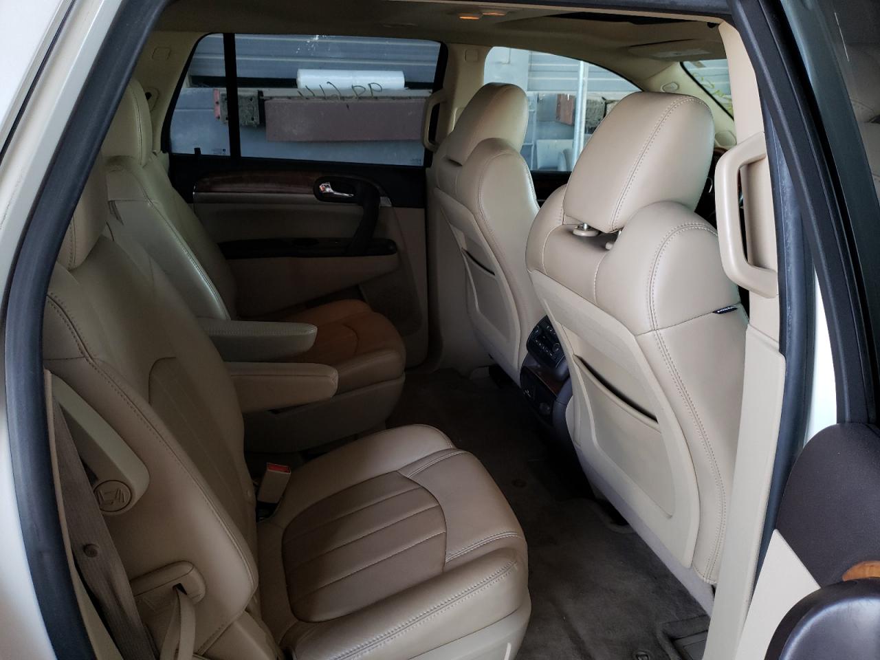 Photo 6 from auction – 2011 BUICK ENCLAVE CX with VIN 5GAKRBED9BJ202162