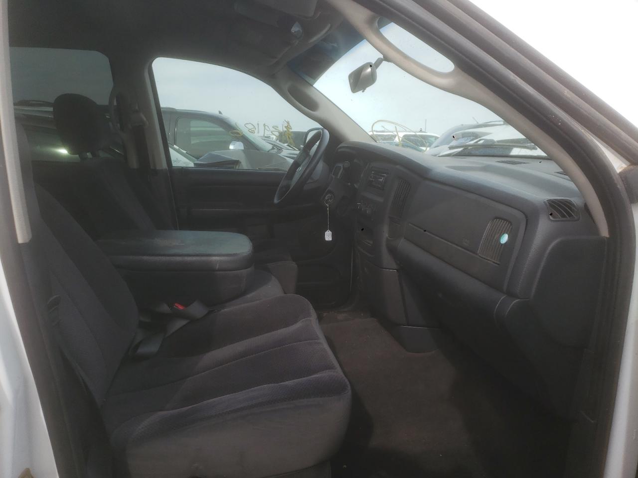 Photo 5 from auction – 2005 DODGE RAM 1500 S with VIN 1D7HA18D35J647206