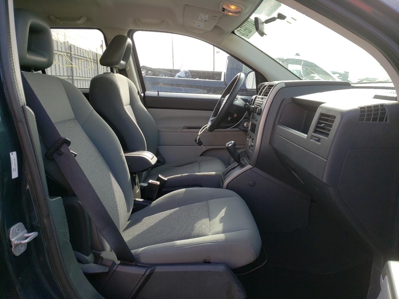 Photo 5 from auction – 2007 JEEP COMPASS with VIN 1J8FF47W77D170961