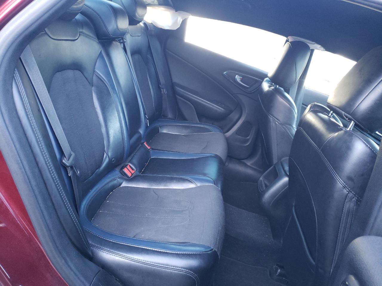 Photo 6 from auction – 2015 CHRYSLER 200 S with VIN 1C3CCCBB3FN547347