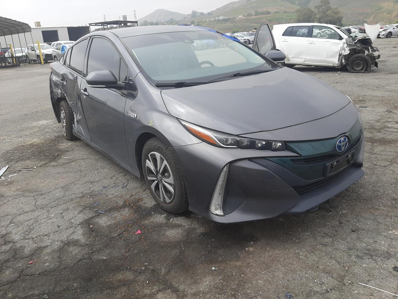 TOYOTA PRIUS PRIM 2017 with VIN JTDKARFP5H3067525 - Photo from auction