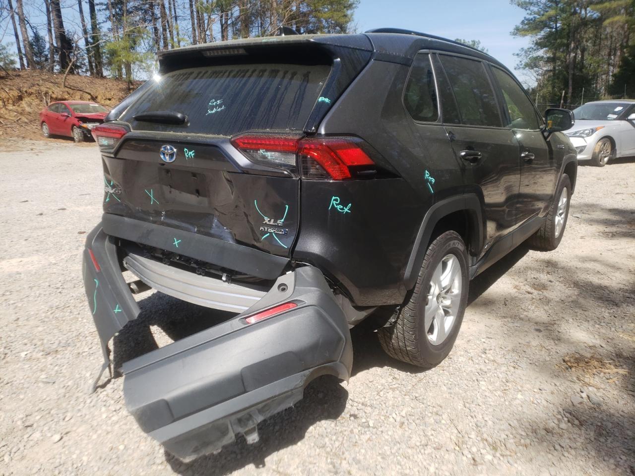 Photo 4 from auction – 2020 TOYOTA RAV4 XLE with VIN JTMR6RFVXLD001568