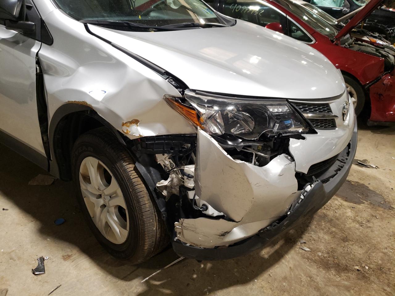 Photo 9 from auction – 2015 TOYOTA RAV4 LE with VIN 2T3BFREVXFW277002