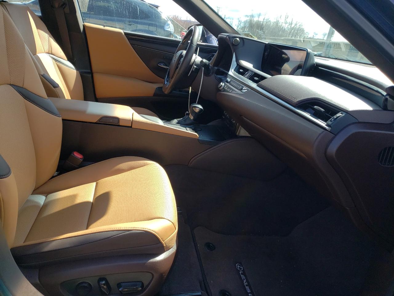 Photo 5 from auction – 2021 LEXUS ES 250 BAS with VIN 58AD11D14MU006281