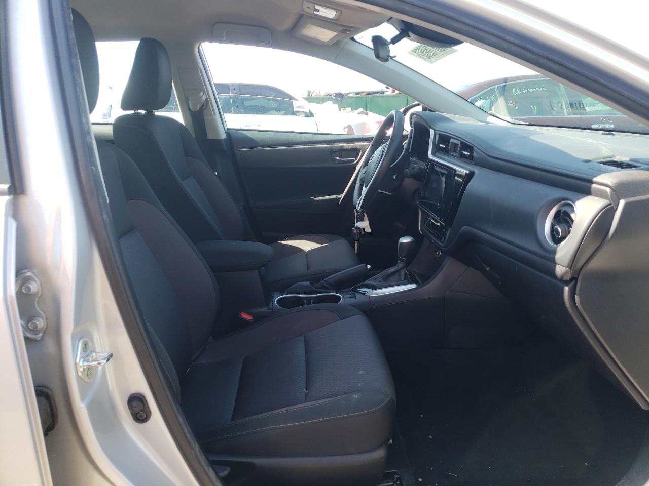 Photo 5 from auction – 2018 TOYOTA COROLLA L with VIN 2T1BURHE0JC038031