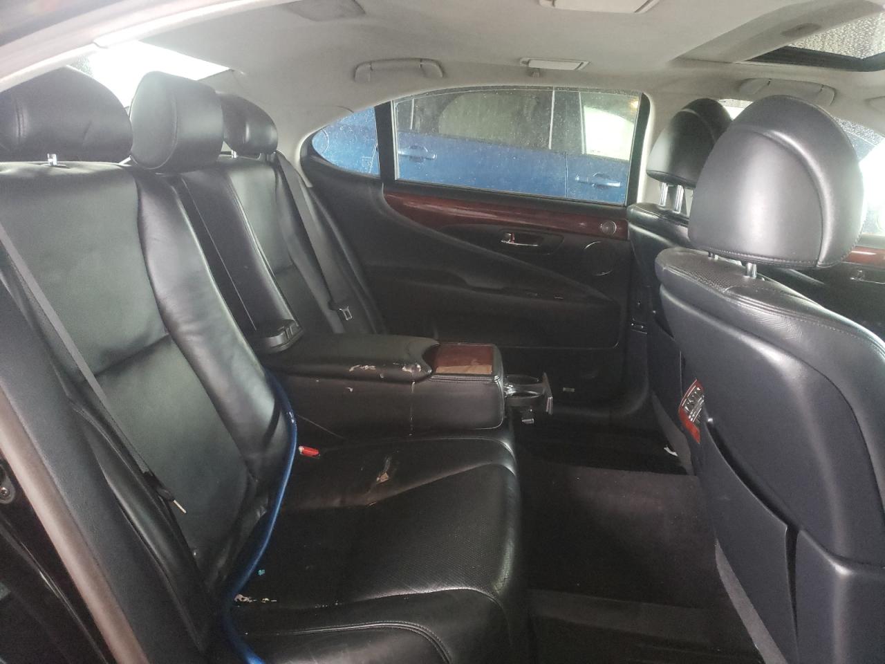 Photo 18 from auction – 2012 LEXUS LS 460L with VIN JTHDL5EF6C5004241